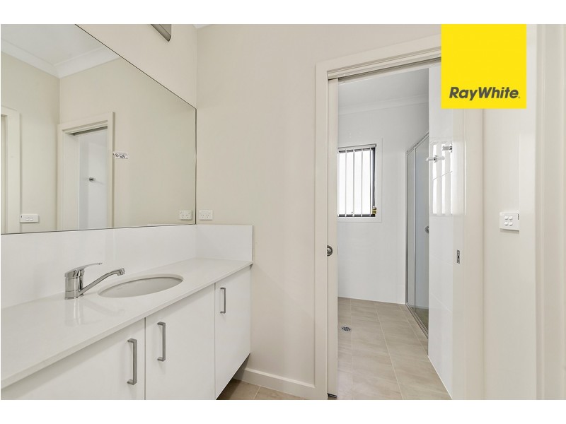 33 Anakie Court, Ngunnawal ACT 2913