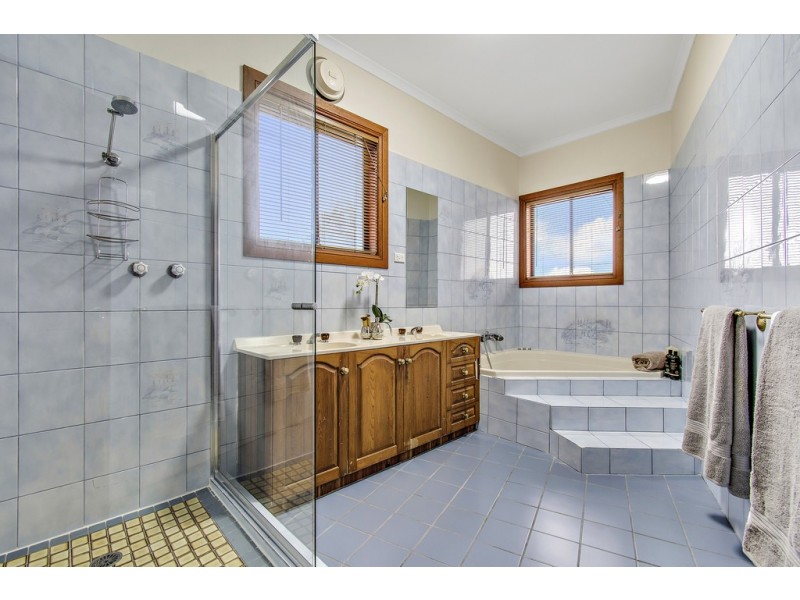 5 Haverfield Place, Mckellar ACT 2617