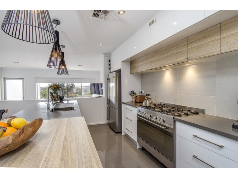 2/155 Plimsoll Drive, Casey ACT 2913