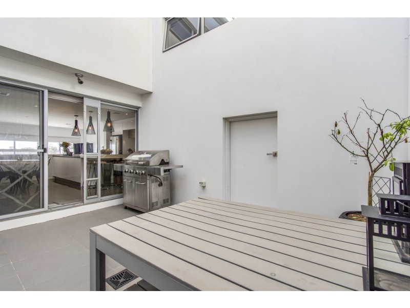 2/155 Plimsoll Drive, Casey ACT 2913