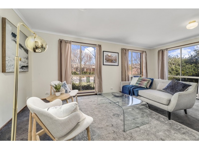 15 Thomas Hart Street, Banks ACT 2906