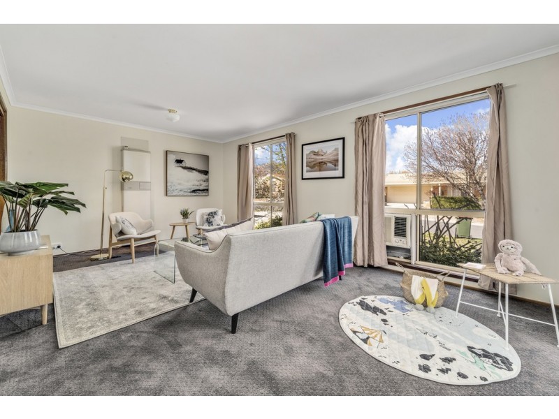 15 Thomas Hart Street, Banks ACT 2906