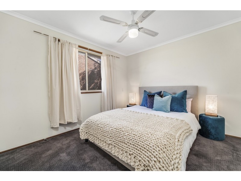 15 Thomas Hart Street, Banks ACT 2906