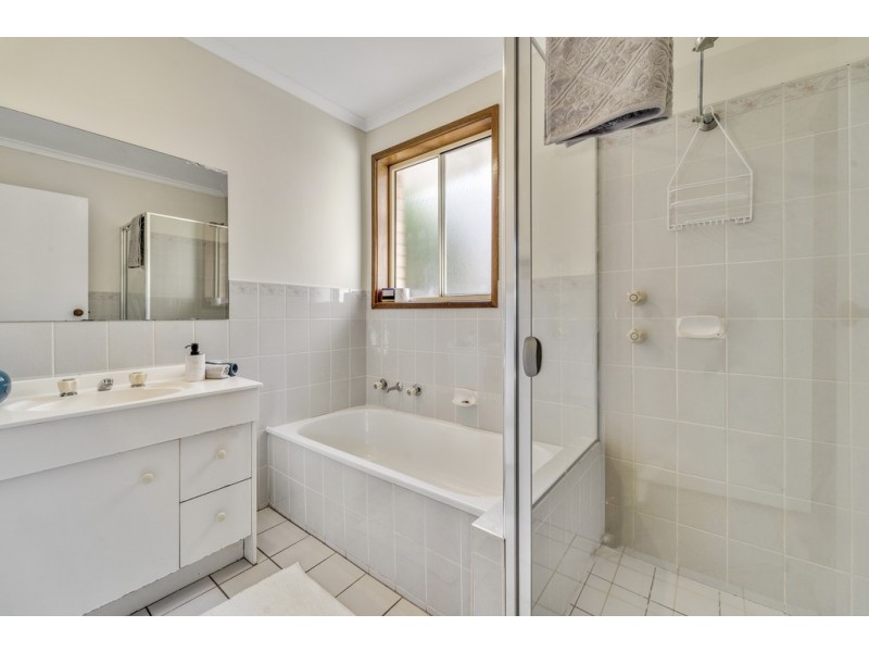 15 Thomas Hart Street, Banks ACT 2906