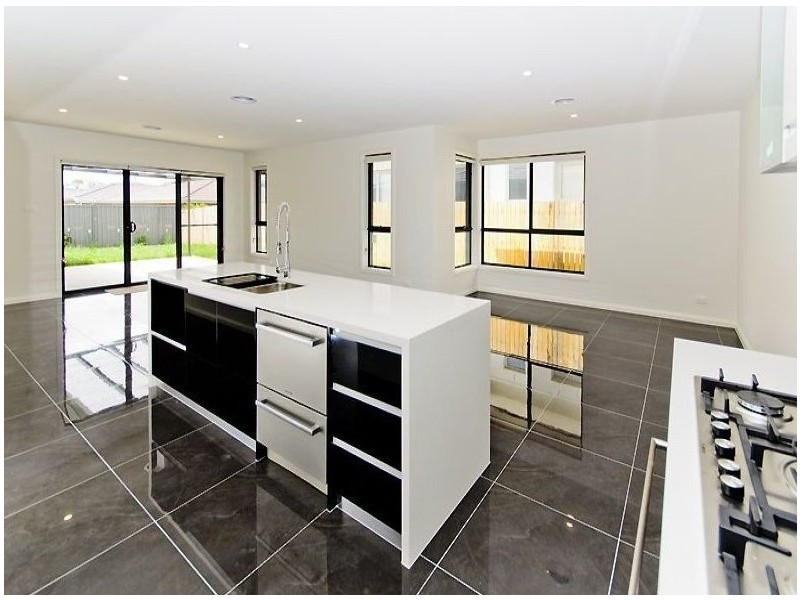 4 Maranunga Crescent, Crace ACT 2911