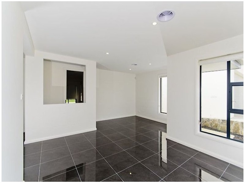 4 Maranunga Crescent, Crace ACT 2911