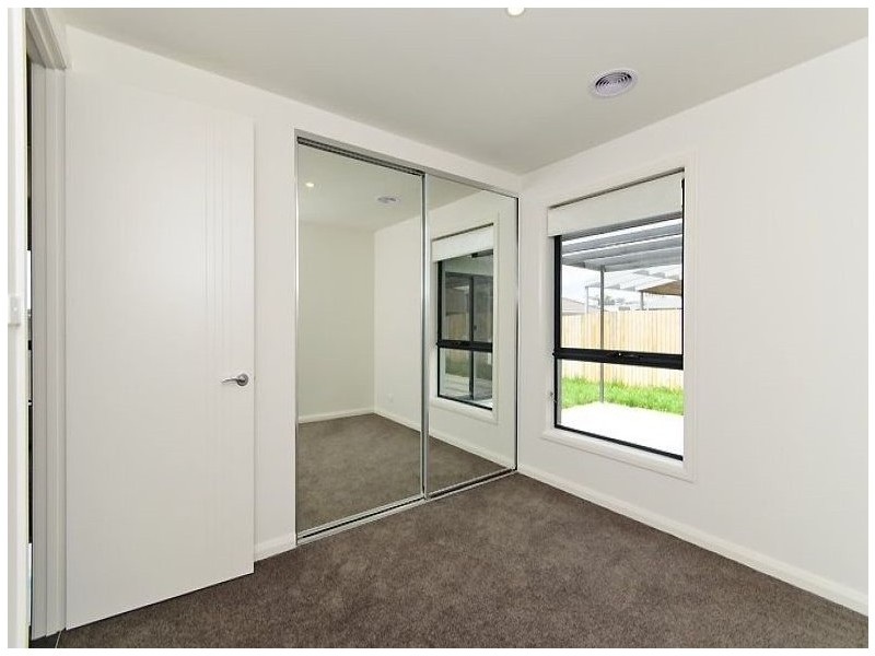 4 Maranunga Crescent, Crace ACT 2911