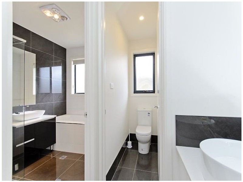 4 Maranunga Crescent, Crace ACT 2911