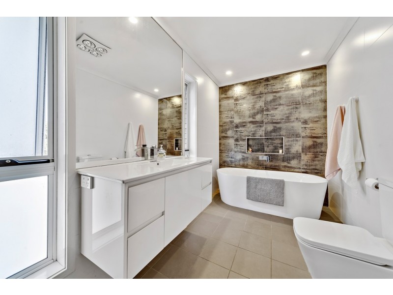 21 Kinleyside Crescent, Weetangera ACT 2614