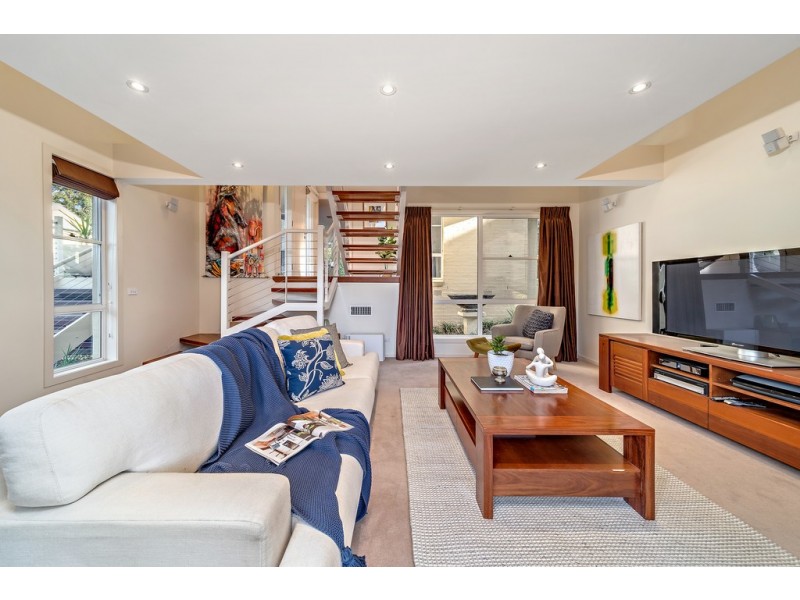 9 Grylls Crescent, Cook ACT 2614