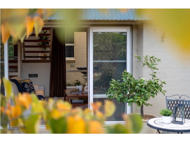 9 Grylls Crescent, Cook ACT 2614