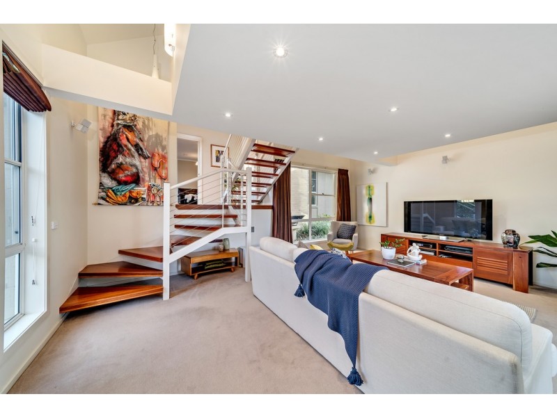 9 Grylls Crescent, Cook ACT 2614