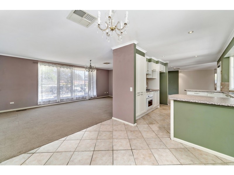 6 Severne Crescent, Kambah ACT 2902
