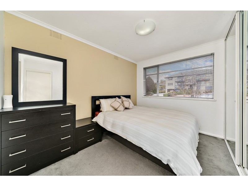 2/4 Nuyts Street, Red Hill ACT 2603
