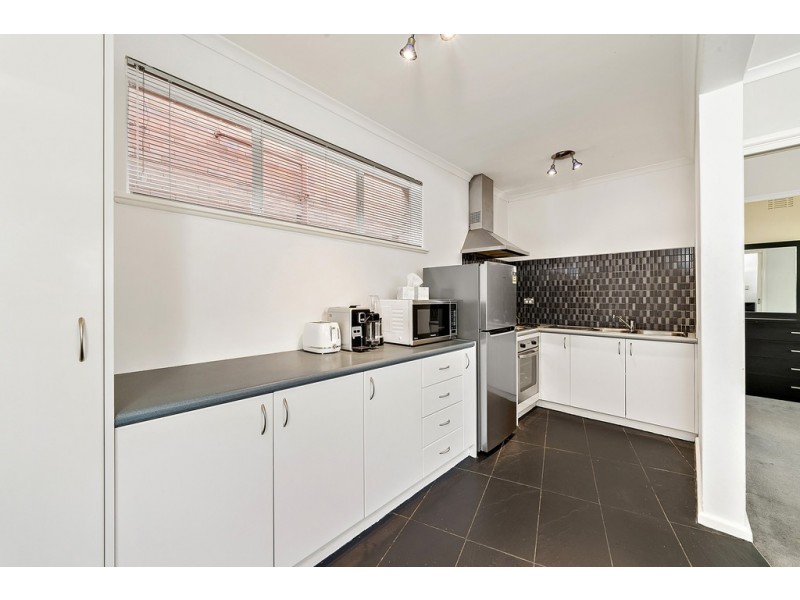 2/4 Nuyts Street, Red Hill ACT 2603