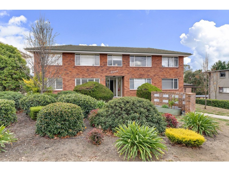 2/4 Nuyts Street, Red Hill ACT 2603