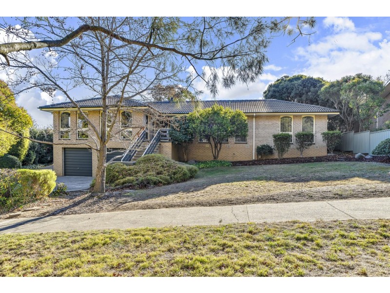 5 Aaron Place, Macgregor ACT 2615