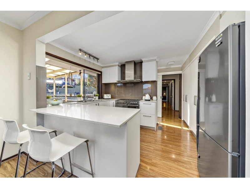 5 Aaron Place, Macgregor ACT 2615