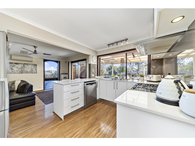 5 Aaron Place, Macgregor ACT 2615