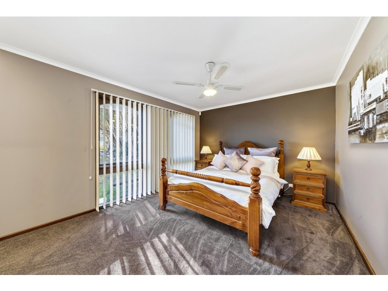 5 Aaron Place, Macgregor ACT 2615