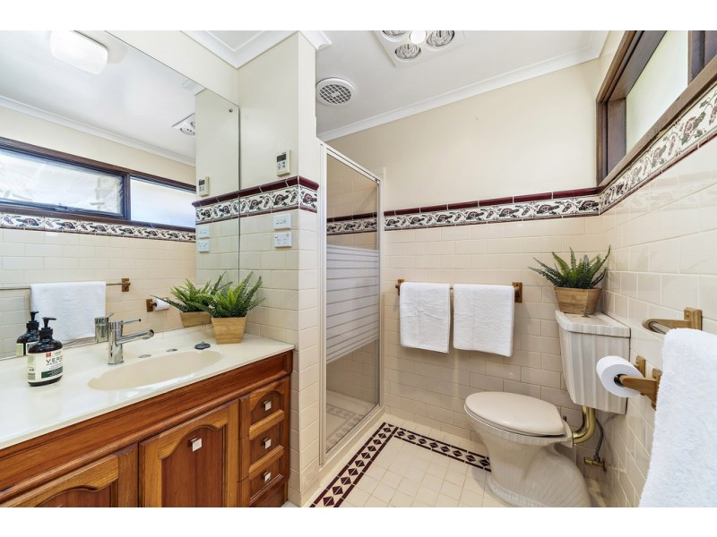 5 Aaron Place, Macgregor ACT 2615