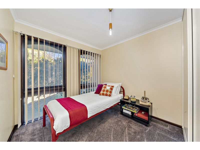 5 Aaron Place, Macgregor ACT 2615