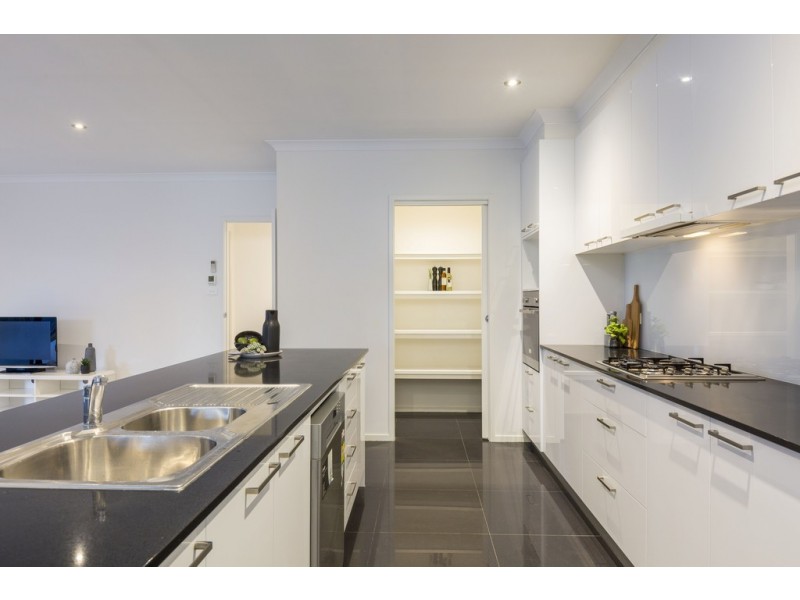12 Avenal Street, Crace ACT 2911