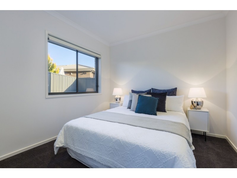 12 Avenal Street, Crace ACT 2911