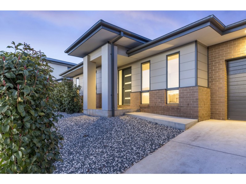 12 Avenal Street, Crace ACT 2911