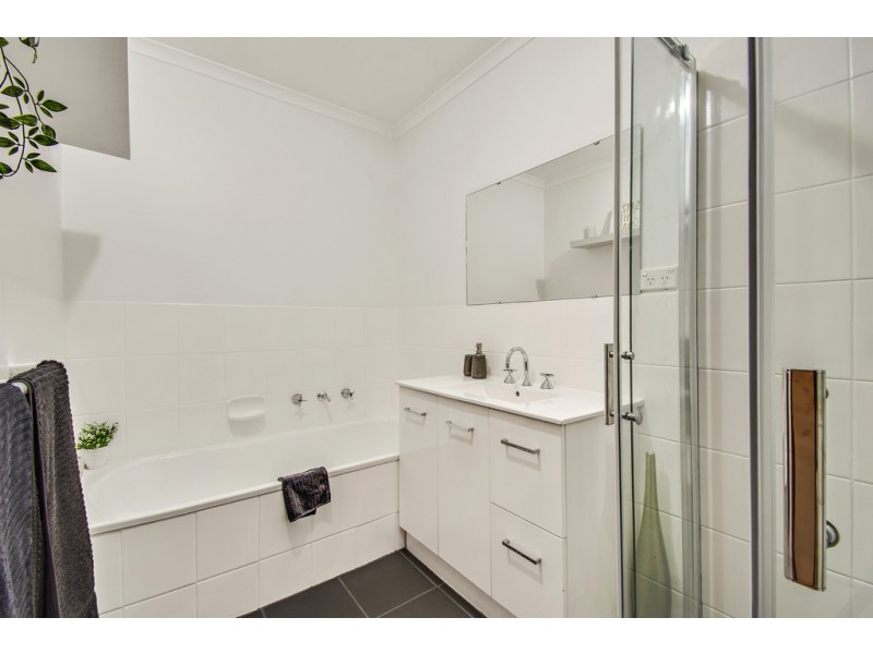 5 Thurgood Court, Gordon ACT 2906