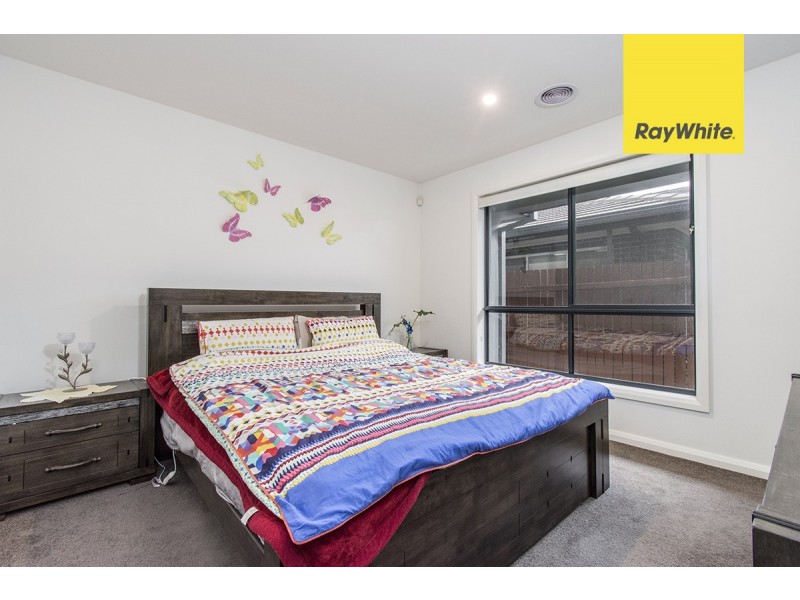 4 Maranunga Crescent, Crace ACT 2911
