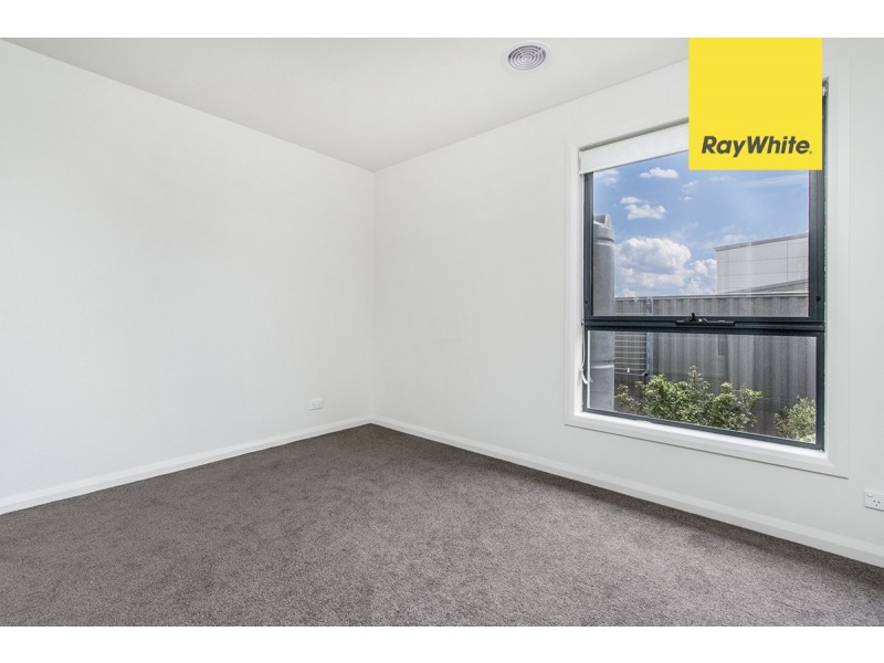 4 Maranunga Crescent, Crace ACT 2911