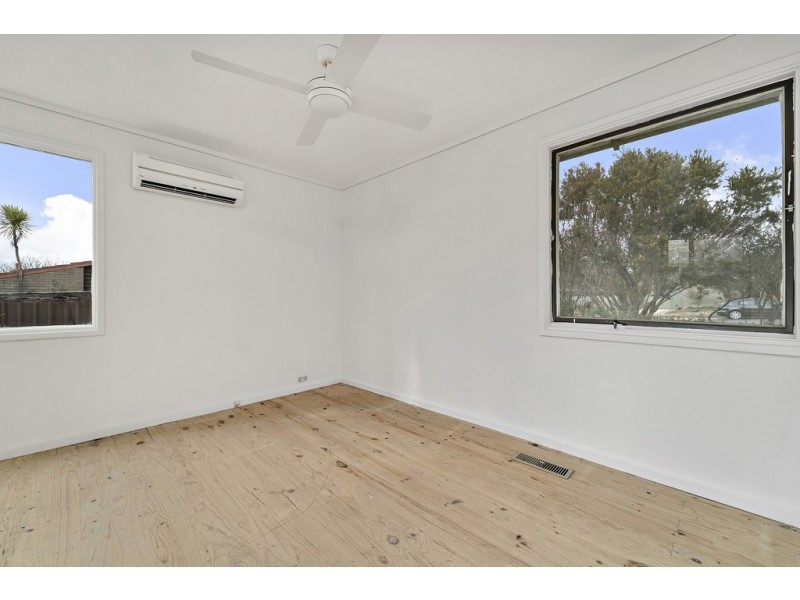 6 Cheeke Place, Latham ACT 2615