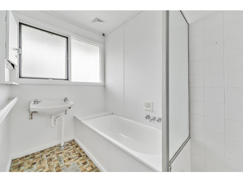 6 Cheeke Place, Latham ACT 2615