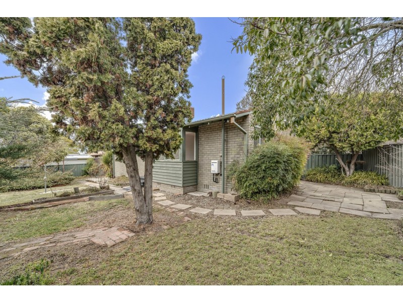 6 Cheeke Place, Latham ACT 2615