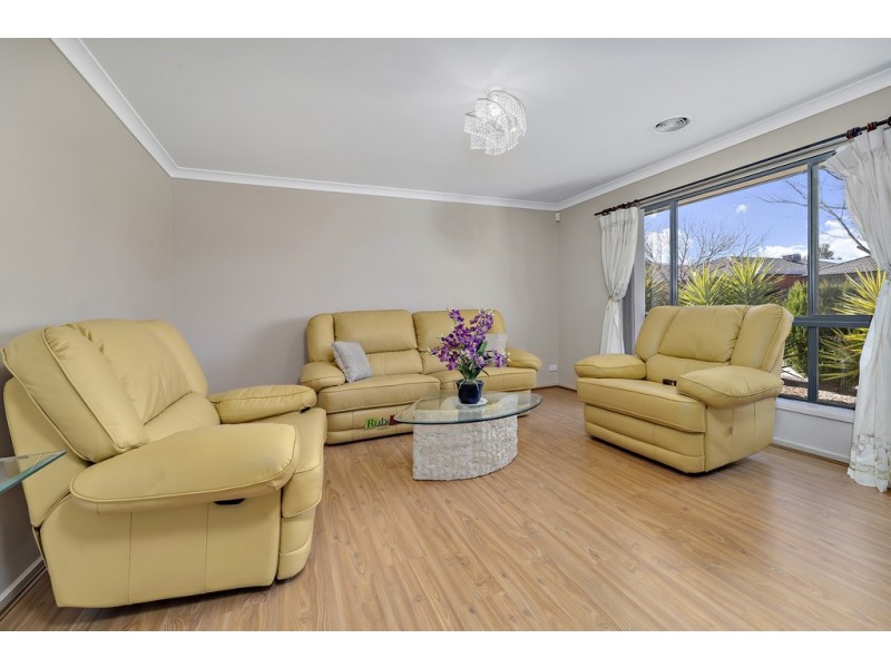 90 Gwen Meredith Loop, Franklin ACT 2913