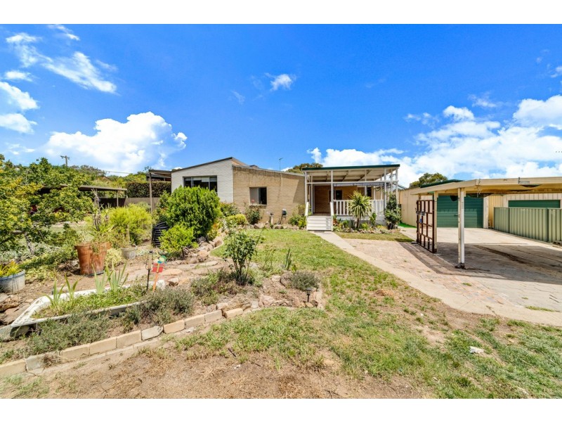 22 Langdon Avenue, Wanniassa ACT 2903