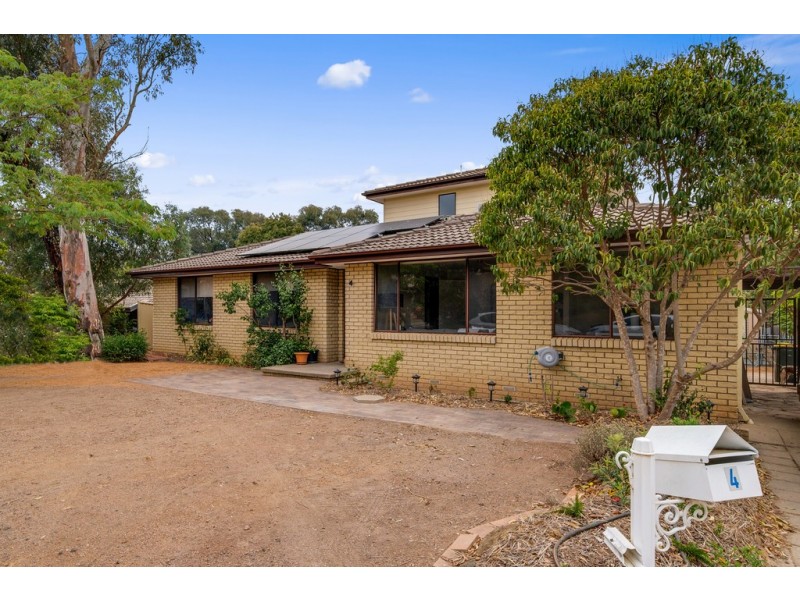 4 Winder Place, Charnwood ACT 2615