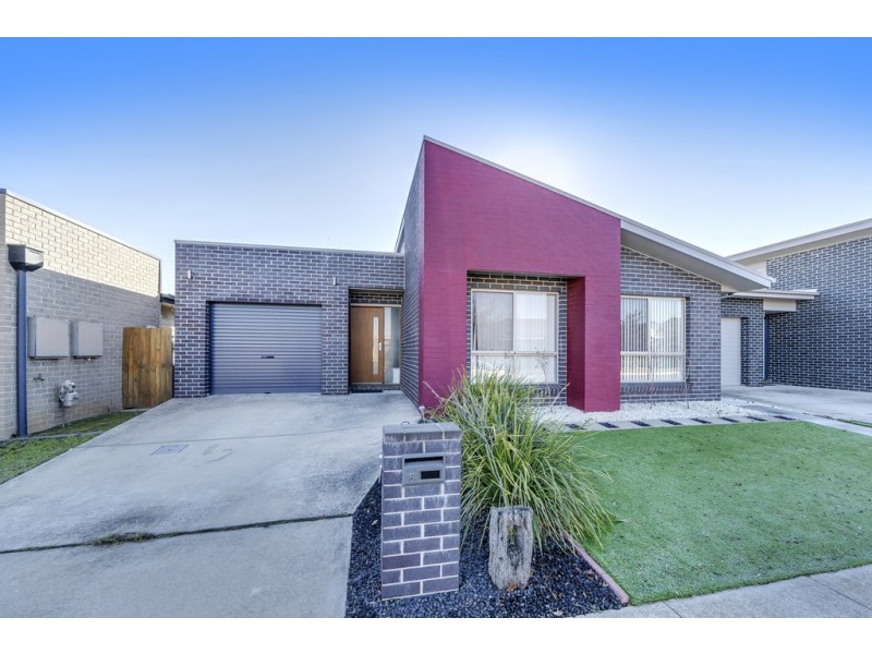 6 Marie Pitt Street, Franklin ACT 2913