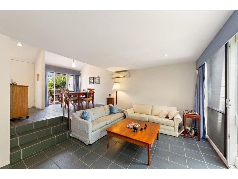 8 Cornish Place, Holder ACT 2611