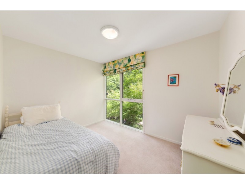 8 Cornish Place, Holder ACT 2611