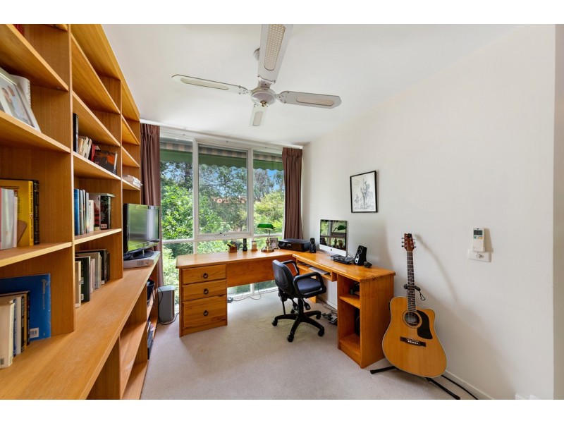 8 Cornish Place, Holder ACT 2611