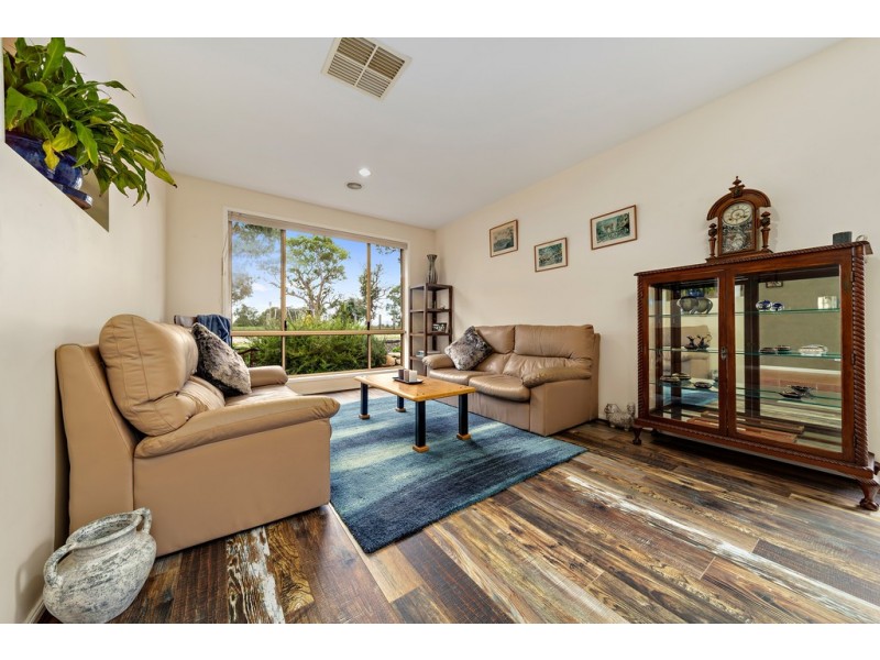 52 Hanrahan Crescent, Dunlop ACT 2615