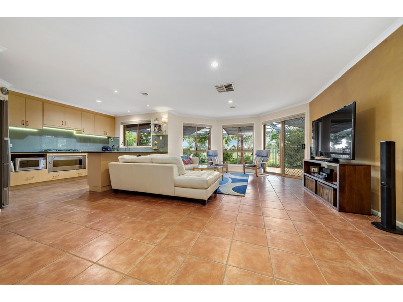 52 Hanrahan Crescent, Dunlop ACT 2615