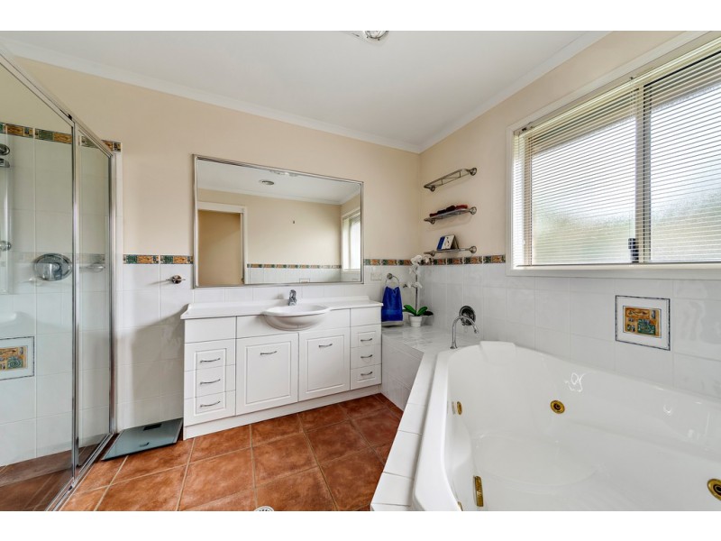 52 Hanrahan Crescent, Dunlop ACT 2615