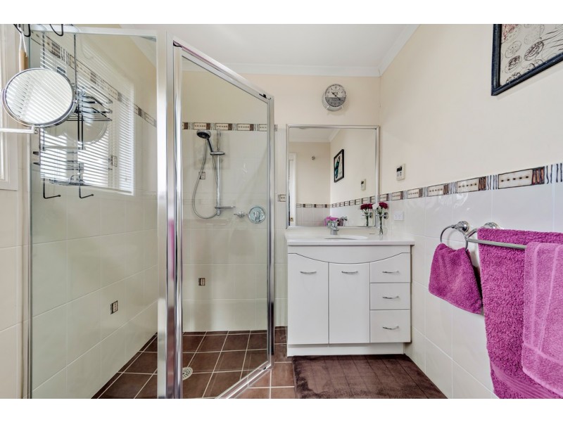 52 Hanrahan Crescent, Dunlop ACT 2615