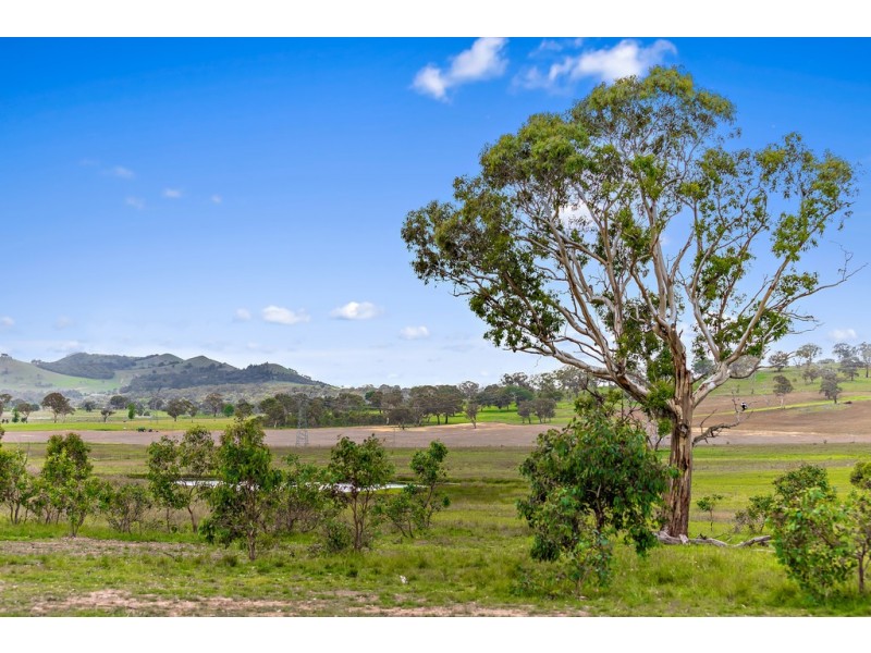 52 Hanrahan Crescent, Dunlop ACT 2615