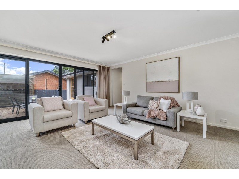 18 Mackellar Crescent, Cook ACT 2614