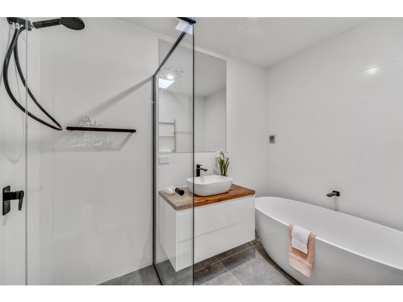 18 Mackellar Crescent, Cook ACT 2614