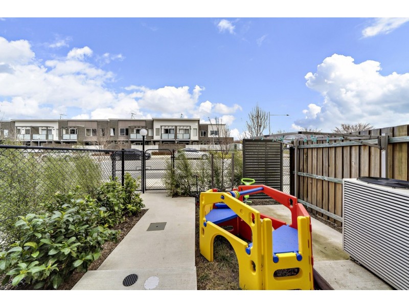 23/40 Henry Kendall Street, Franklin ACT 2913